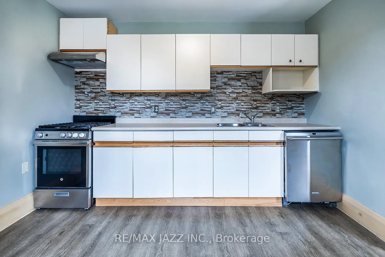 Photo 21 of 251 Arthur Street, Oshawa, Central — HOMEH