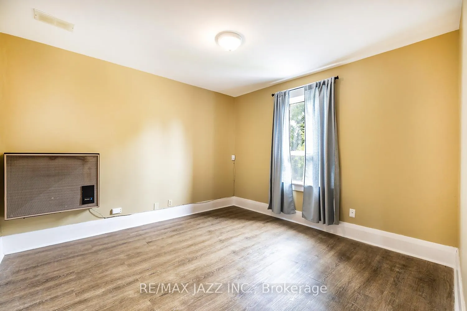 Photo 23 of 251 Arthur Street, Oshawa, Central — HOMEH