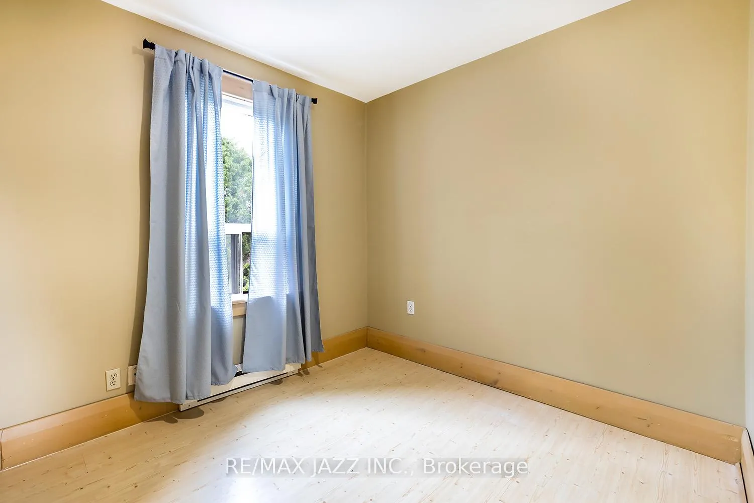 Photo 25 of 251 Arthur Street, Oshawa, Central — HOMEH