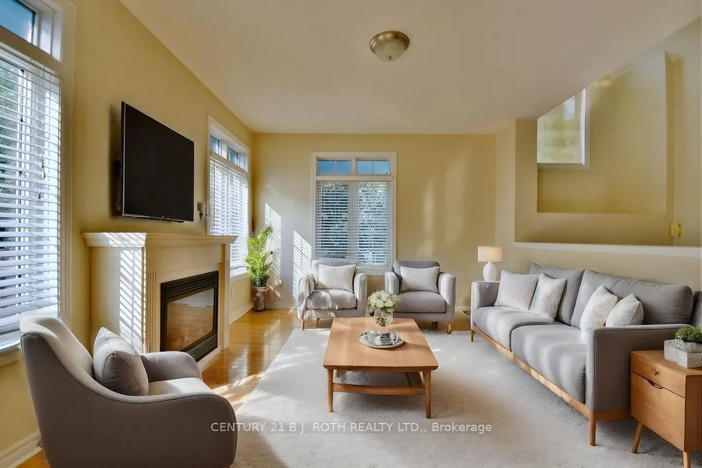 Photo 4 of 1 Cardinal Way, Wasaga Beach — HOMEH