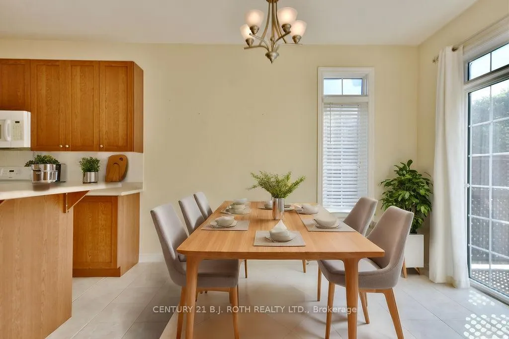 Photo 6 of 1 Cardinal Way, Wasaga Beach — HOMEH