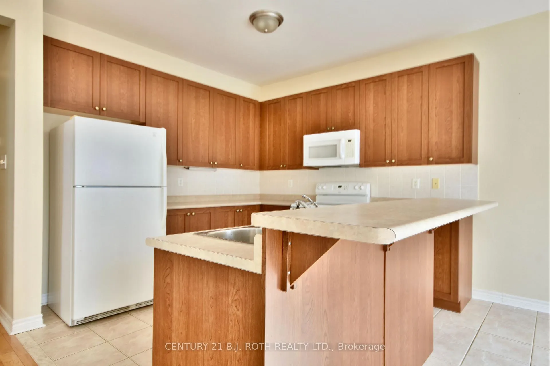 Photo 9 of 1 Cardinal Way, Wasaga Beach — HOMEH