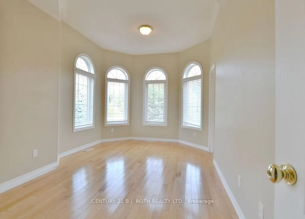 Photo 11 of 1 Cardinal Way, Wasaga Beach — HOMEH