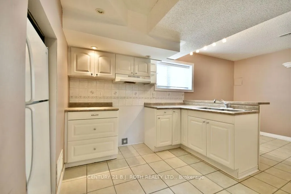 Photo 15 of 1 Cardinal Way, Wasaga Beach — HOMEH