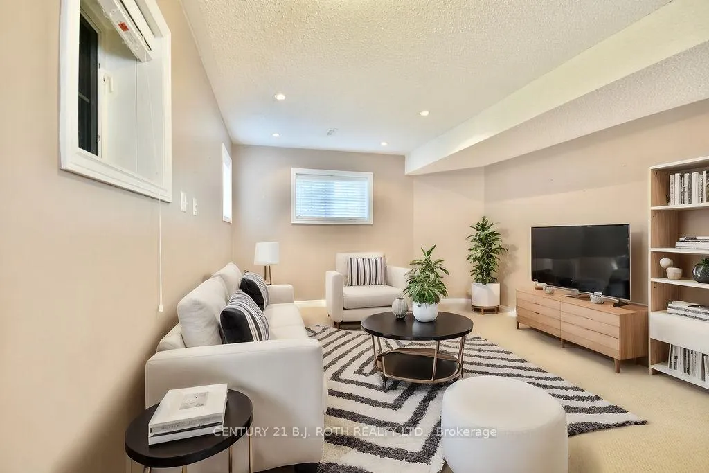 Photo 16 of 1 Cardinal Way, Wasaga Beach — HOMEH