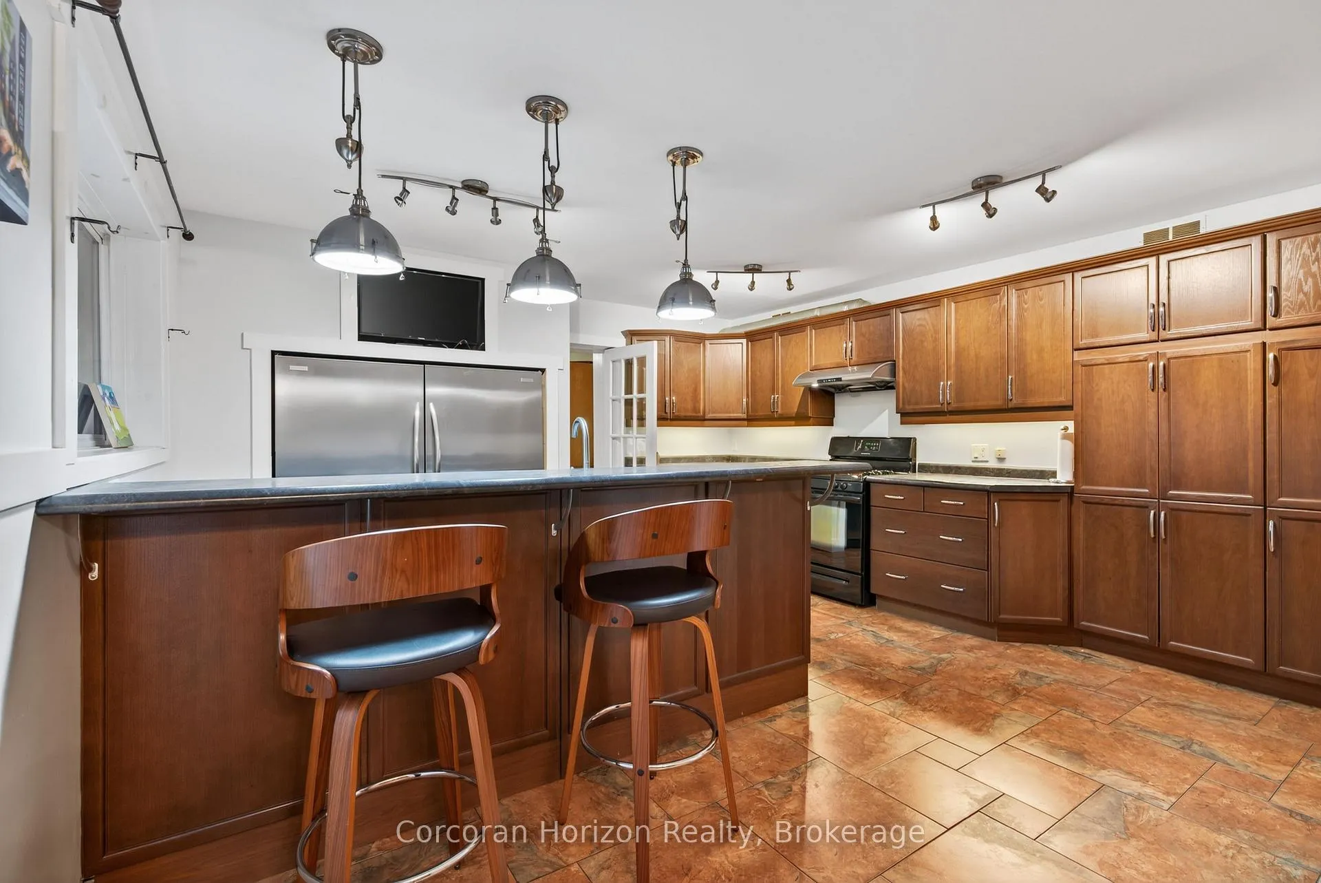 Photo 14 of 292 John Street N, Hamilton, Beasley — HOMEH