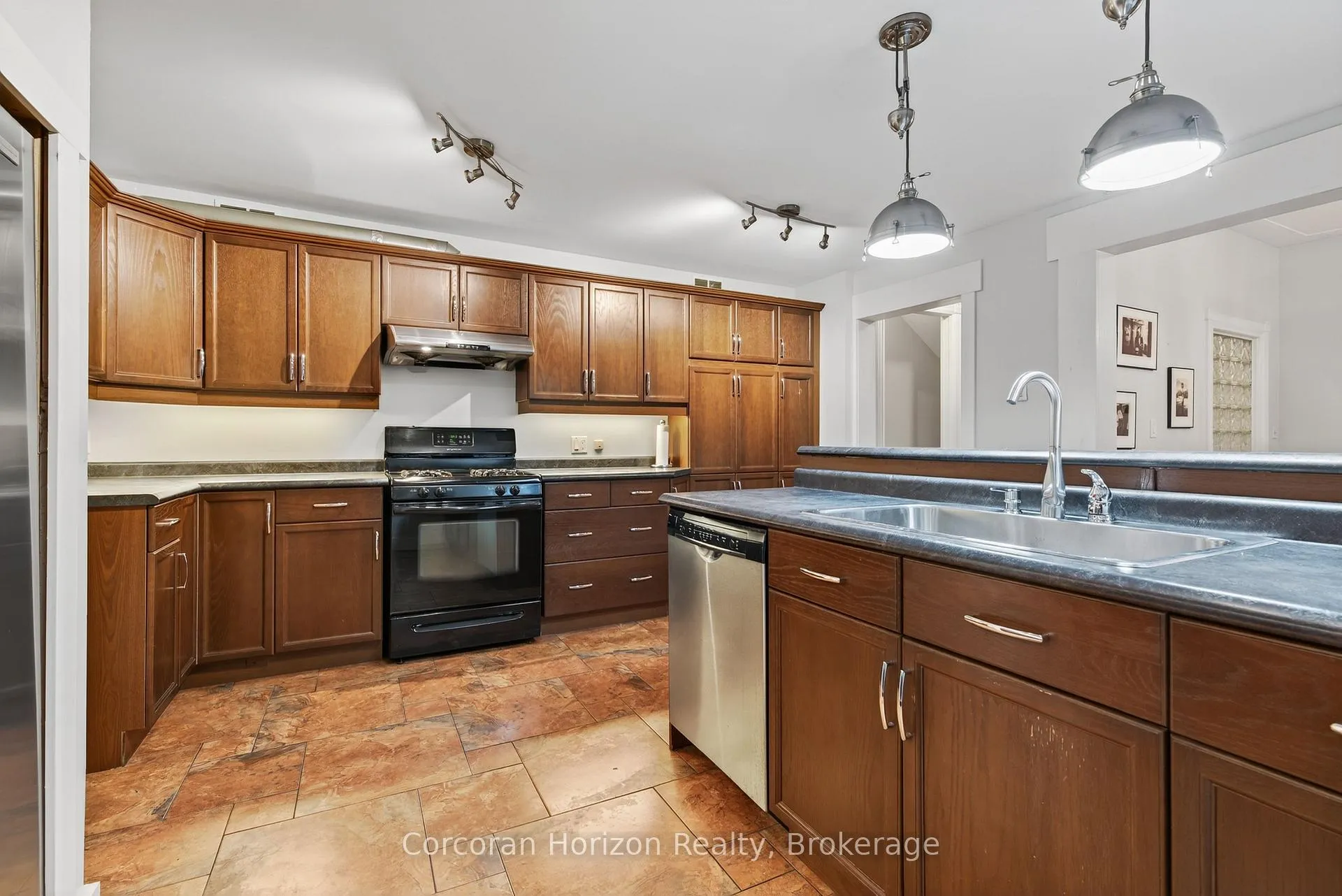Photo 18 of 292 John Street N, Hamilton, Beasley — HOMEH