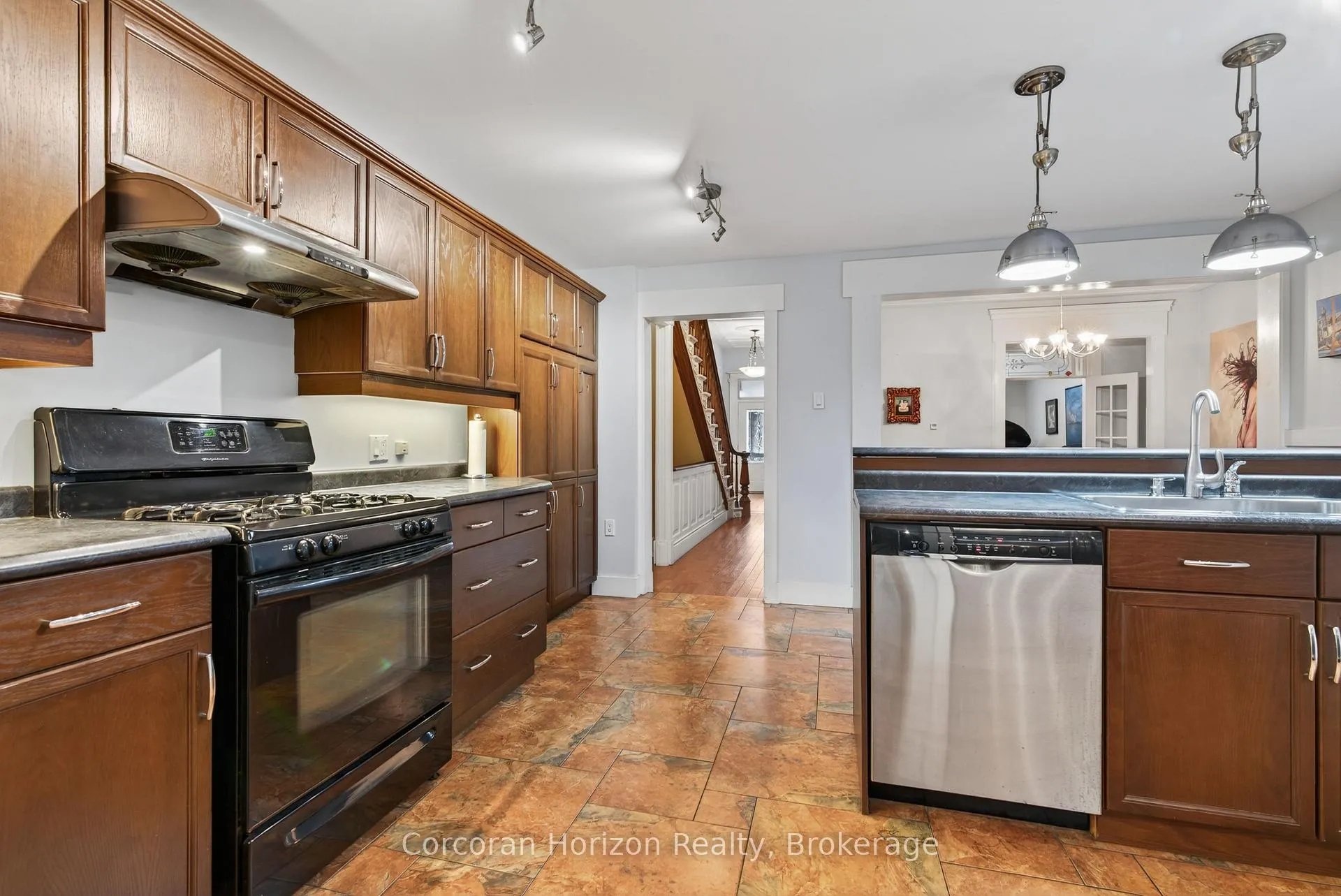 Photo 19 of 292 John Street N, Hamilton, Beasley — HOMEH