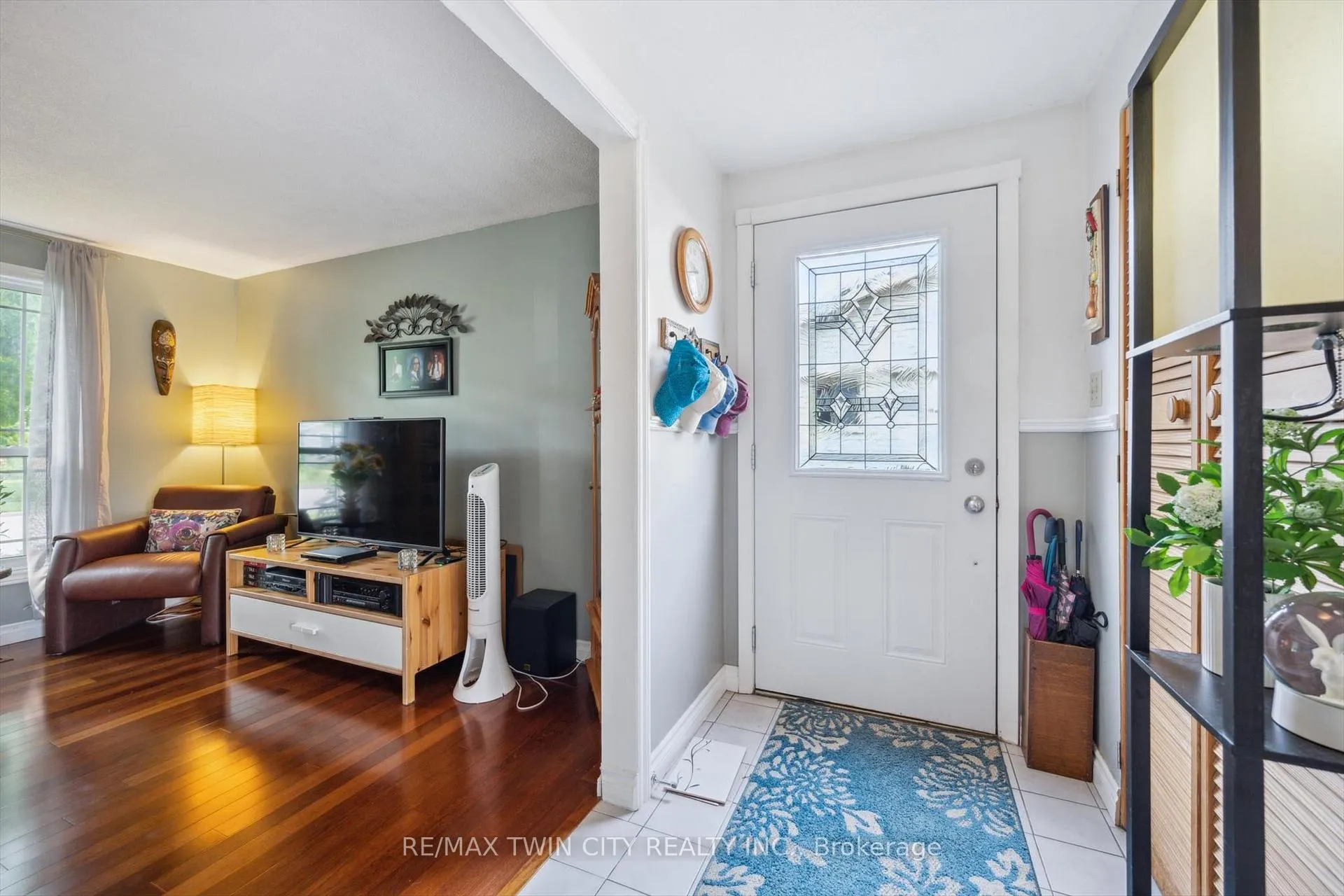 Photo 3 of Unit A, 148 Northlake Drive, Waterloo — HOMEH