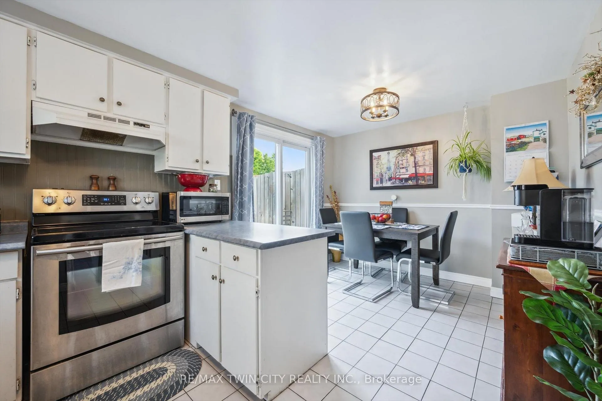 Photo 11 of Unit A, 148 Northlake Drive, Waterloo — HOMEH