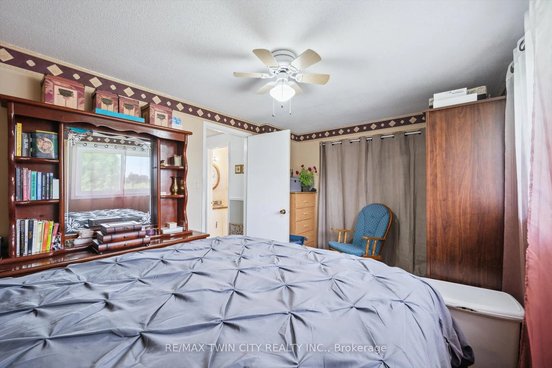 Photo 16 of Unit A, 148 Northlake Drive, Waterloo — HOMEH