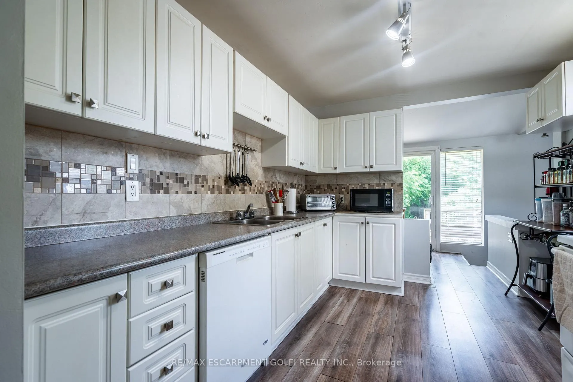 Photo 12 of 150 East 24th Street, Hamilton, Eastmount — HOMEH