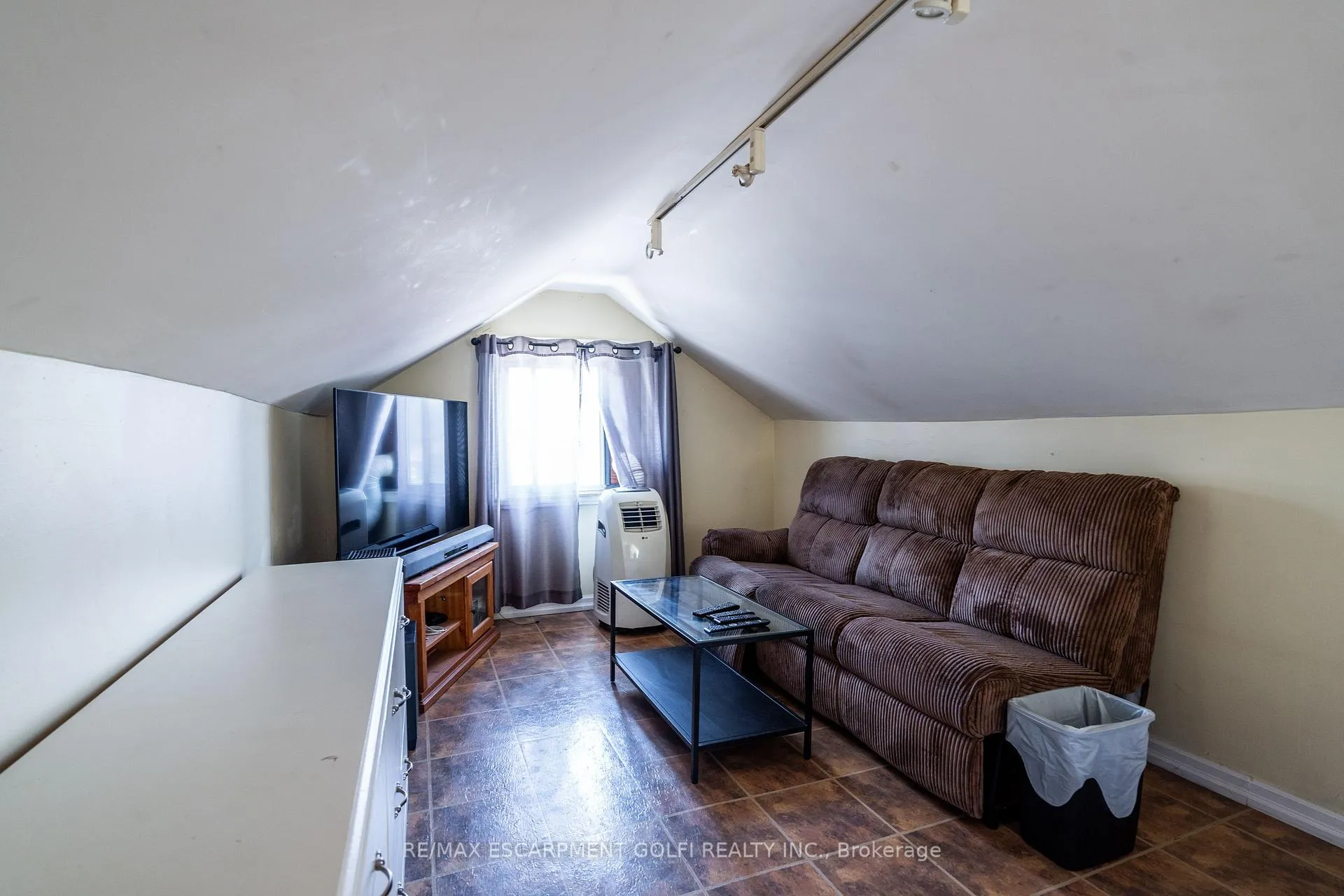 Photo 28 of 150 East 24th Street, Hamilton, Eastmount — HOMEH