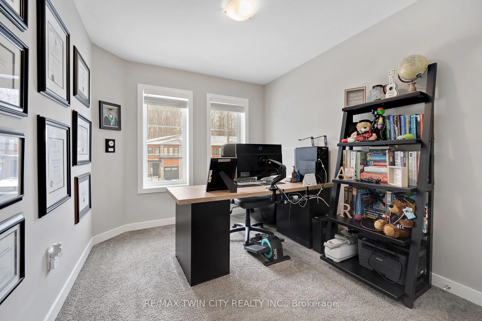 Photo 16 of 933 Robert Ferrie Drive, Kitchener — HOMEH