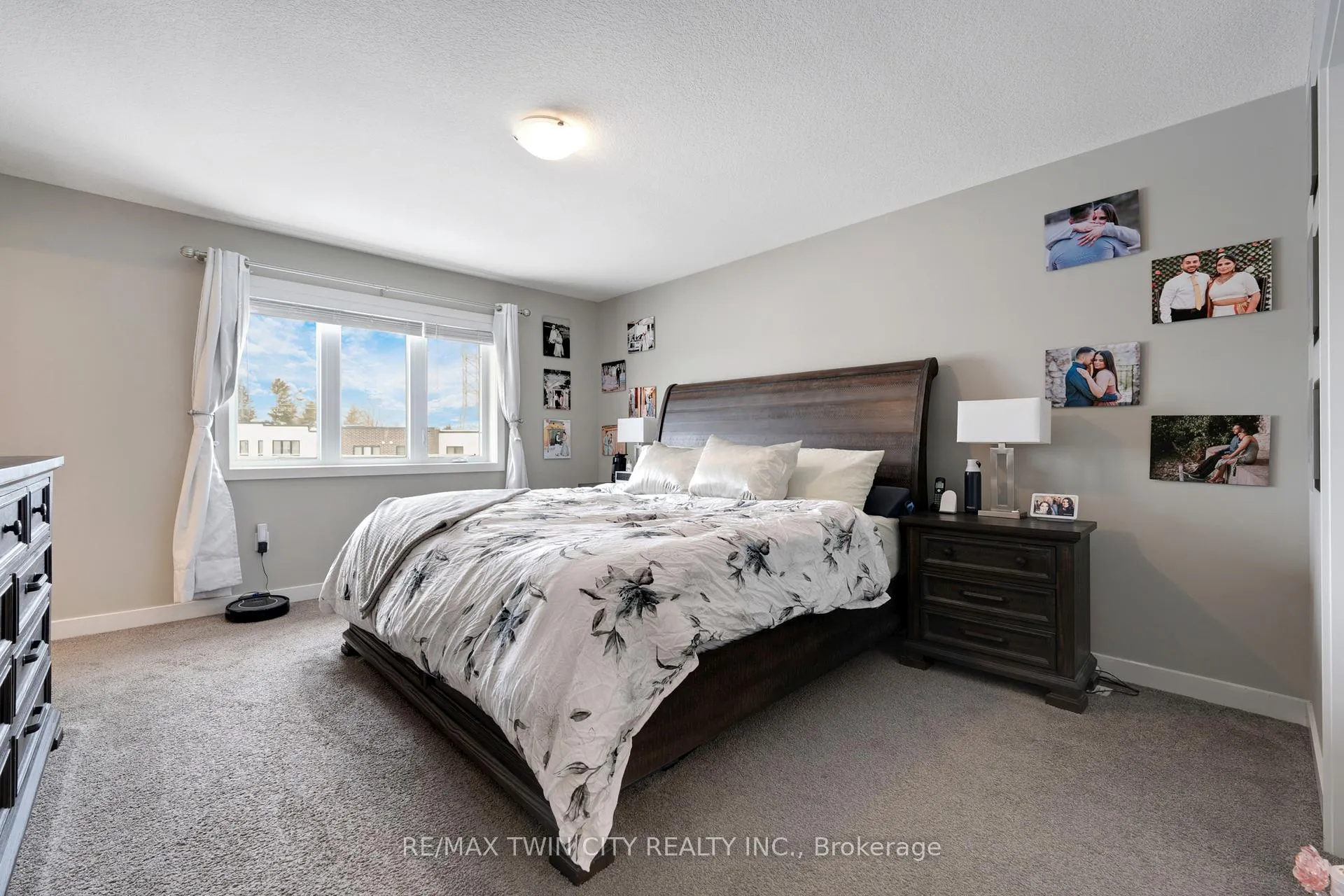 Photo 24 of 933 Robert Ferrie Drive, Kitchener — HOMEH