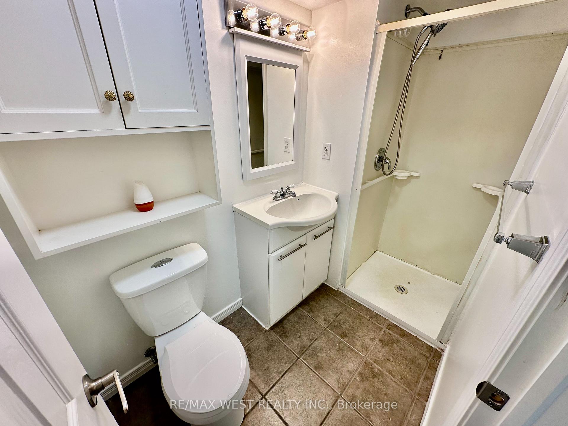 Photo 12 of Unit Basement, 37 Whitehorn Crescent, Barrie, Holly — HOMEH