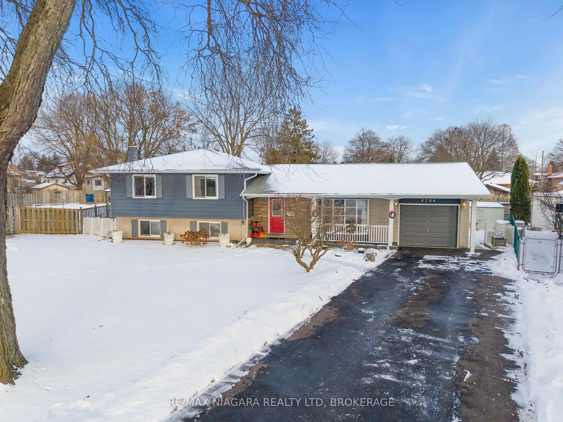 Photo 2 of 4204 Patten Crescent, Niagara Falls, Morrison — HOMEH