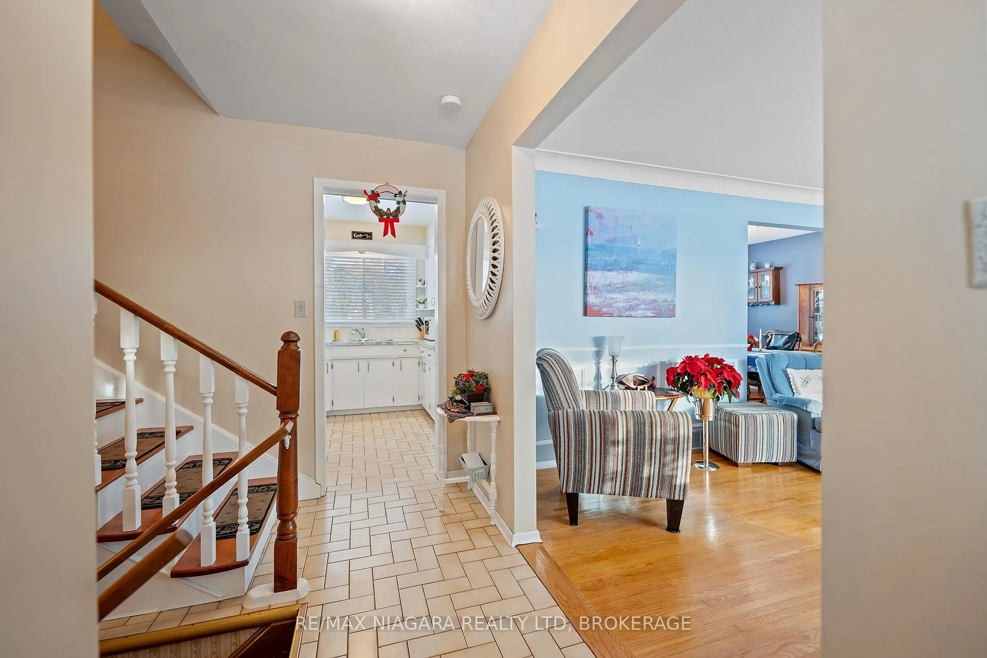 Photo 4 of 4204 Patten Crescent, Niagara Falls, Morrison — HOMEH