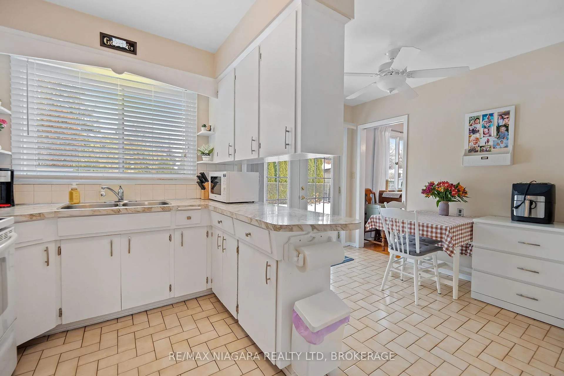 Photo 8 of 4204 Patten Crescent, Niagara Falls, Morrison — HOMEH
