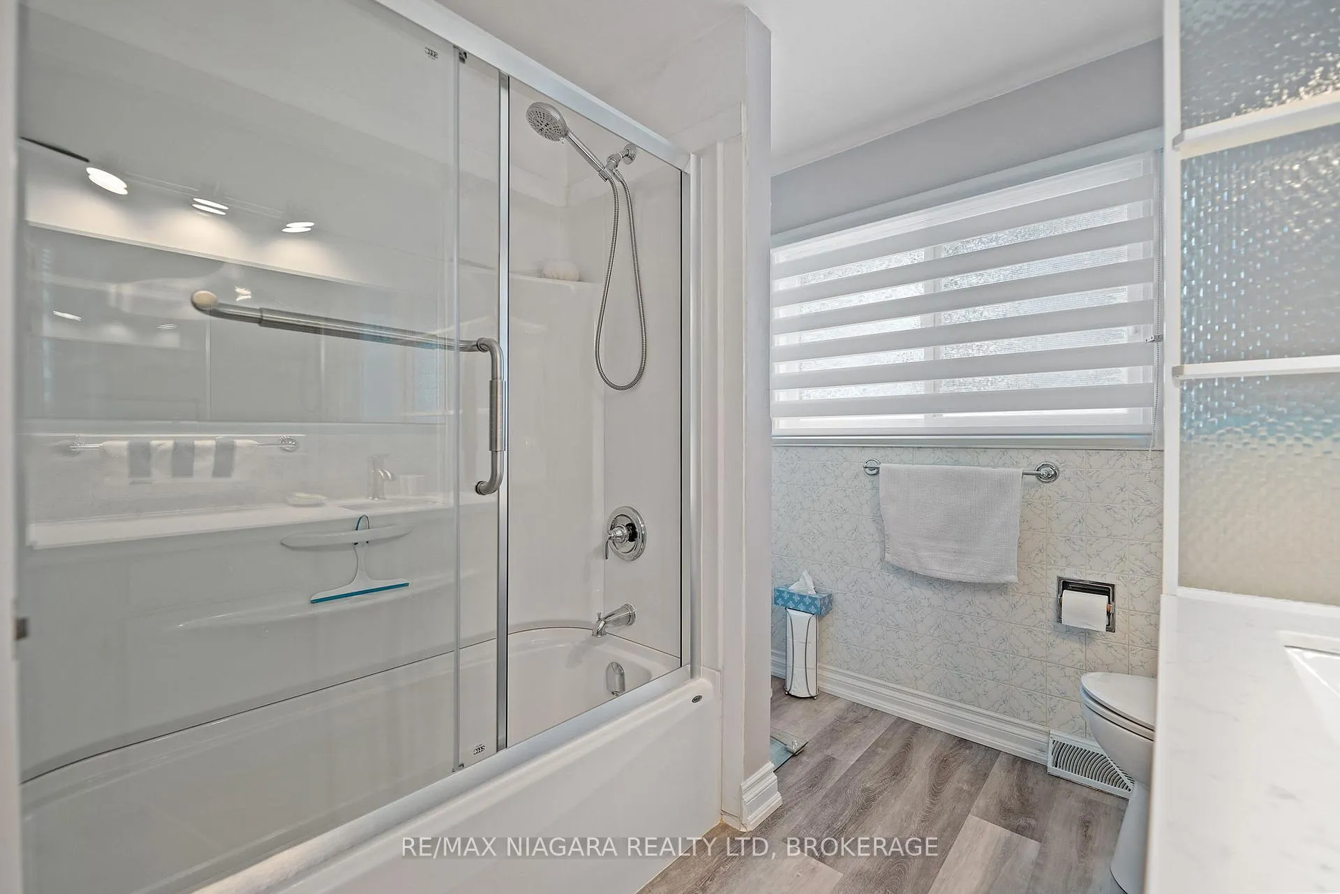 Photo 19 of 4204 Patten Crescent, Niagara Falls, Morrison — HOMEH