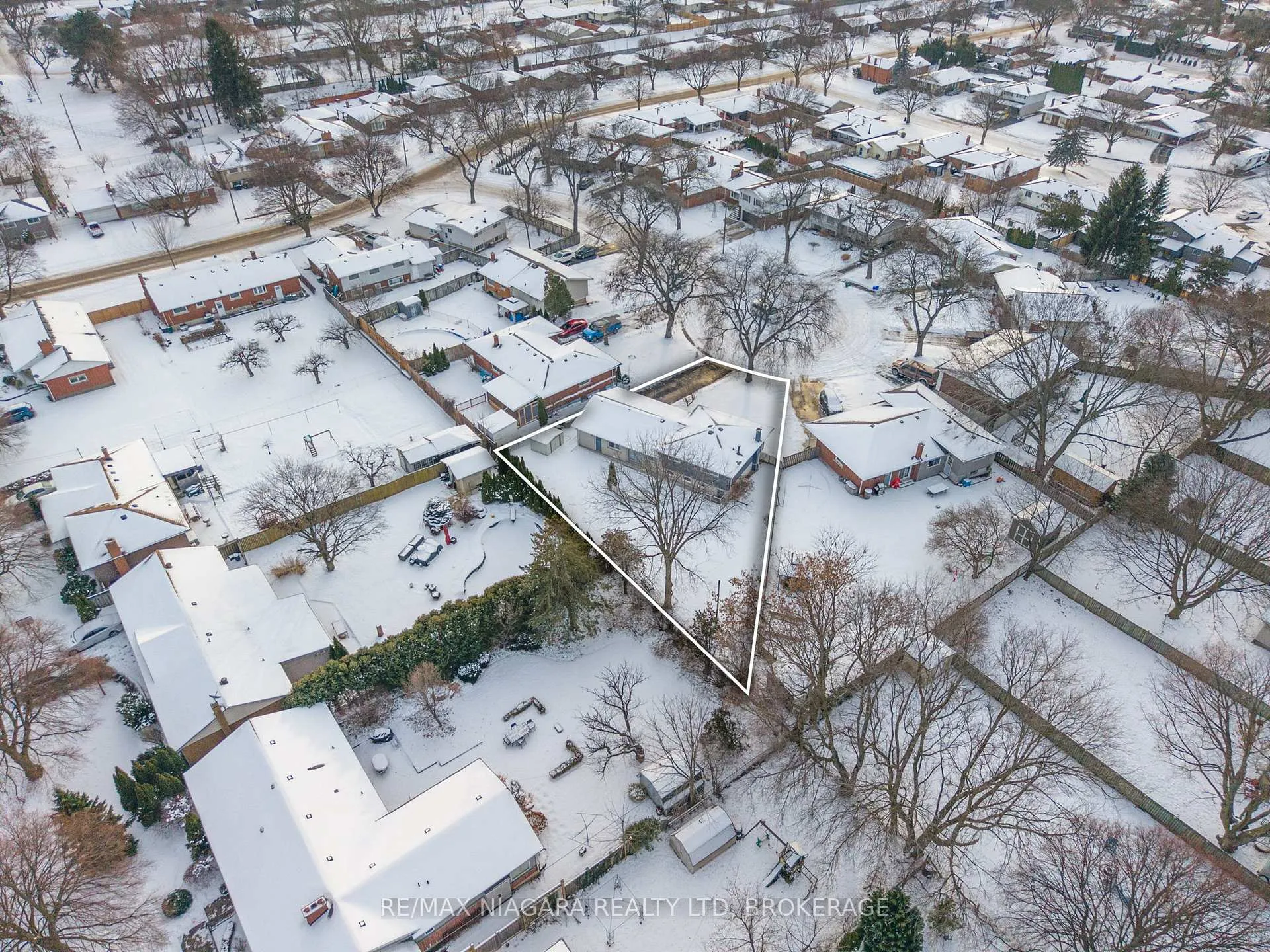 Photo 28 of 4204 Patten Crescent, Niagara Falls, Morrison — HOMEH