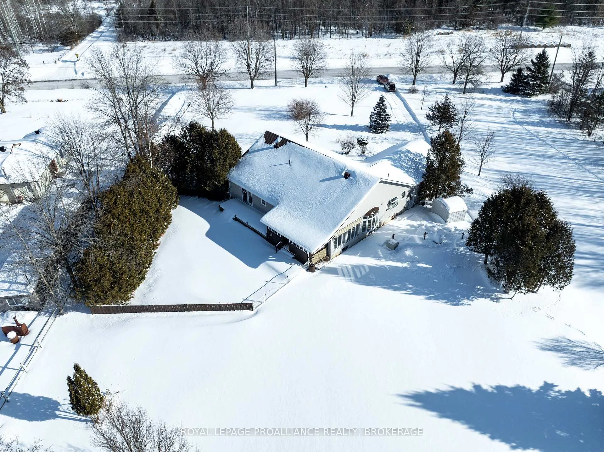 Photo 5 of 9727 Highway 42, Rideau Lakes, Rideau Lakes (North Crosby) Twp — HOMEH