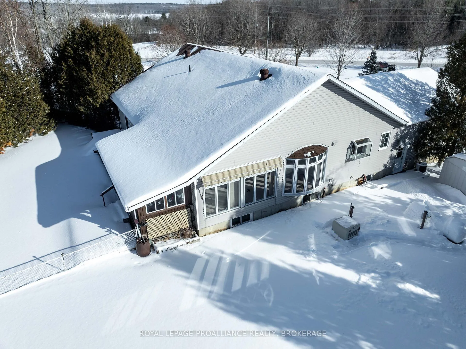 Photo 7 of 9727 Highway 42, Rideau Lakes, Rideau Lakes (North Crosby) Twp — HOMEH