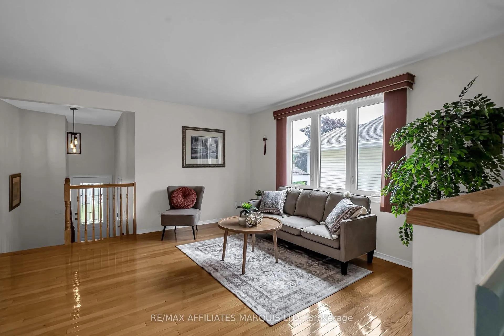 Photo 4 of 212 Northwoods Crescent, Cornwall — HOMEH