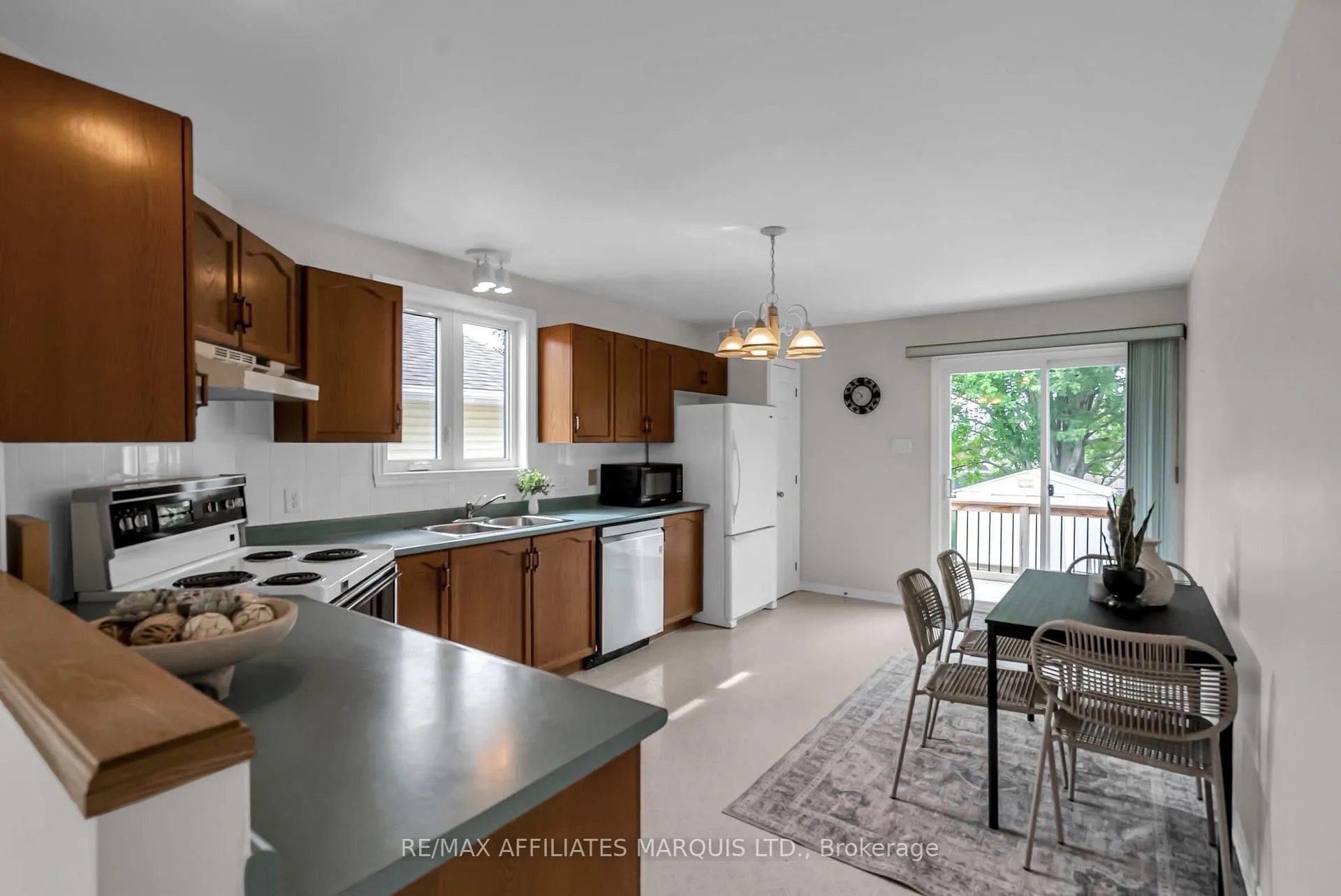 Photo 8 of 212 Northwoods Crescent, Cornwall — HOMEH