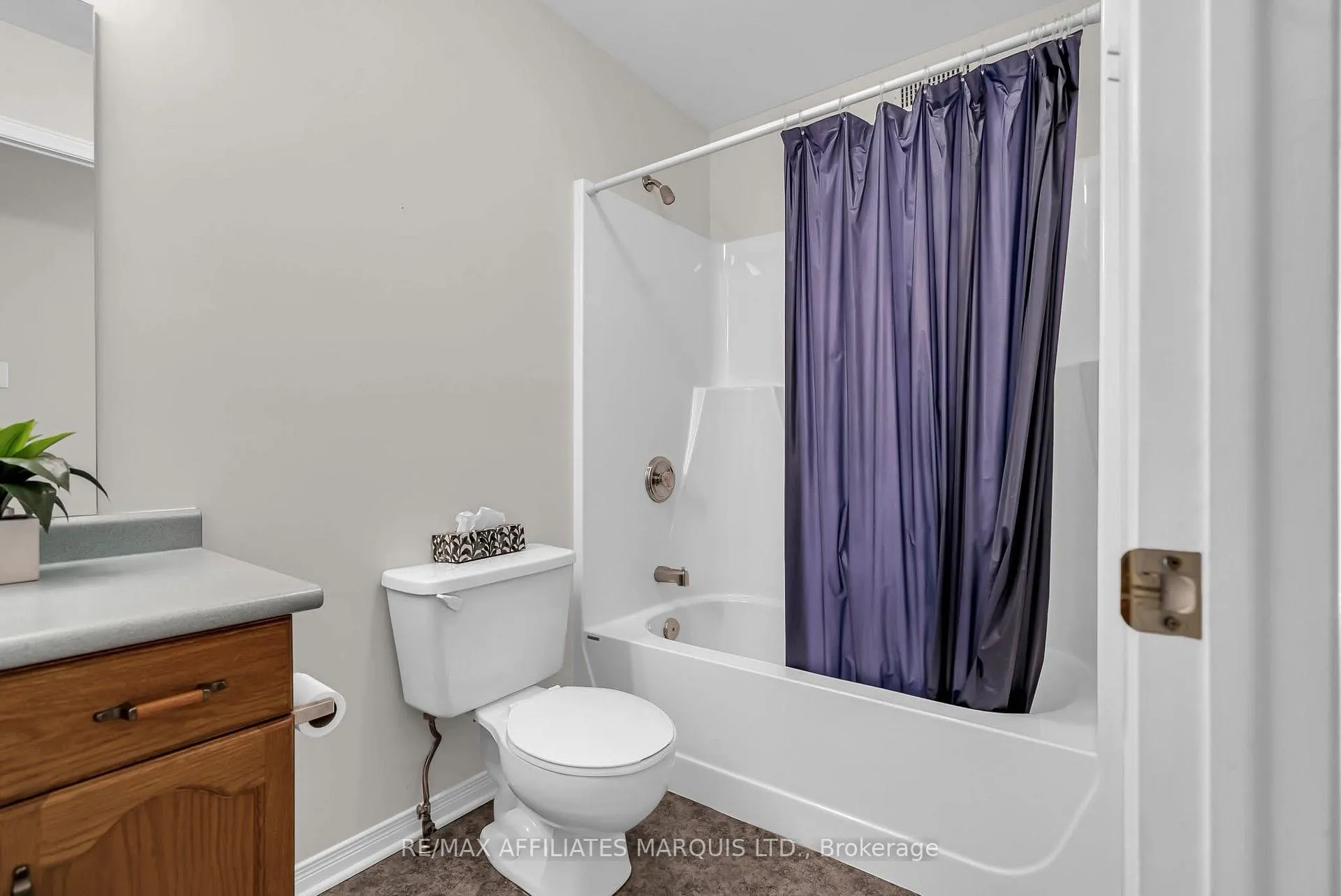 Photo 16 of 212 Northwoods Crescent, Cornwall — HOMEH