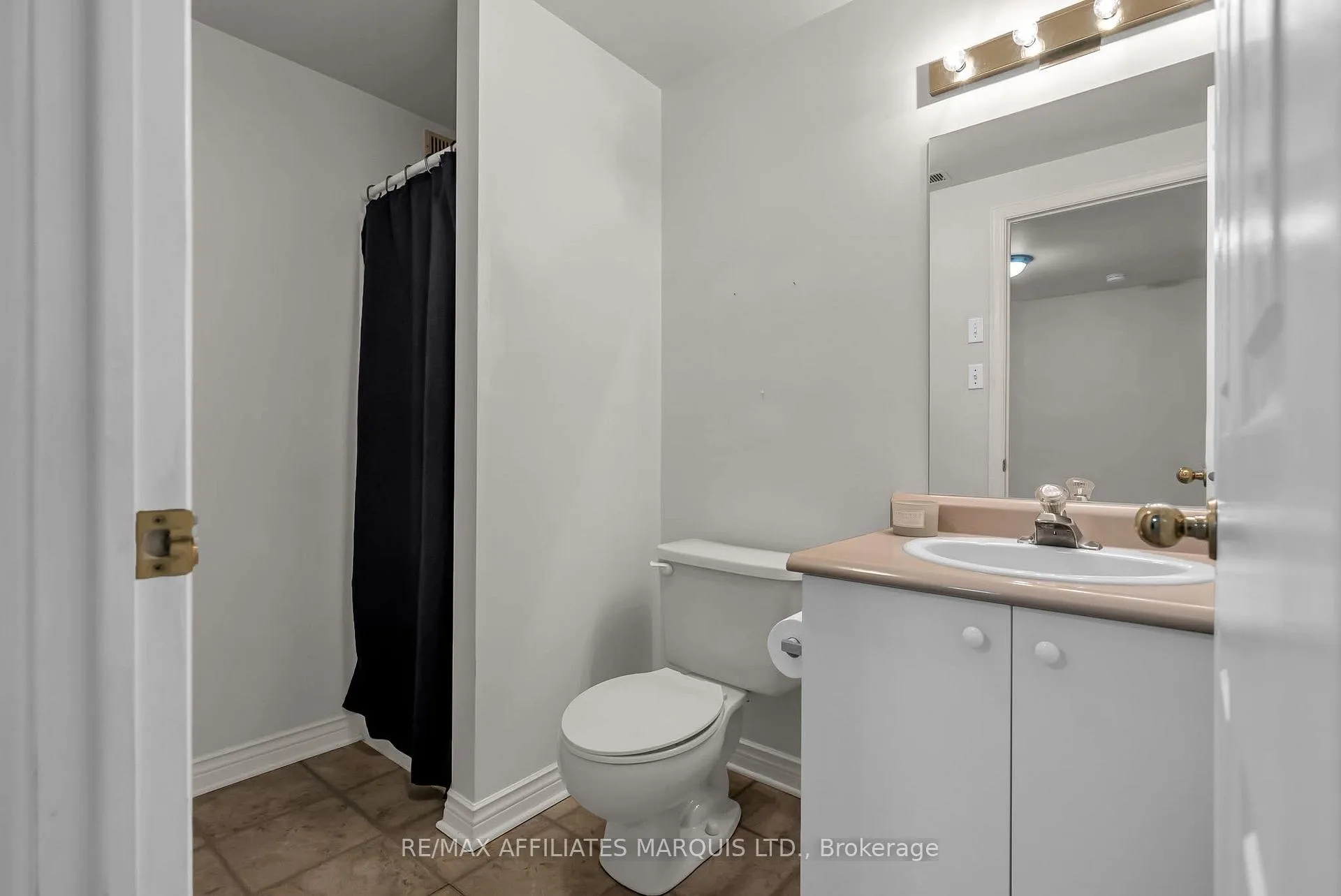 Photo 23 of 212 Northwoods Crescent, Cornwall — HOMEH