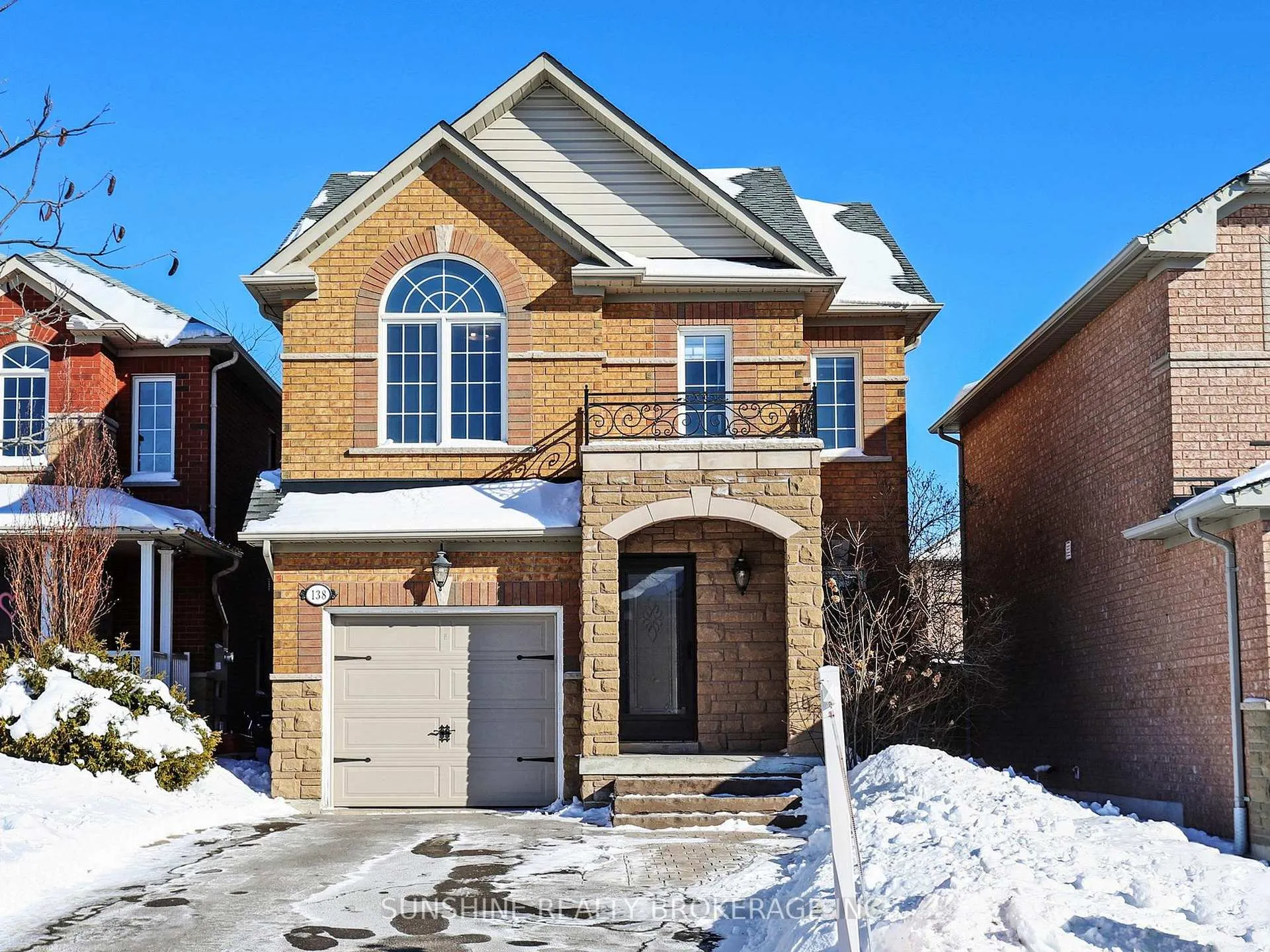 Photo 1 of 138 Beaverbrook Crescent, Vaughan, Rural Vaughan — HOMEH