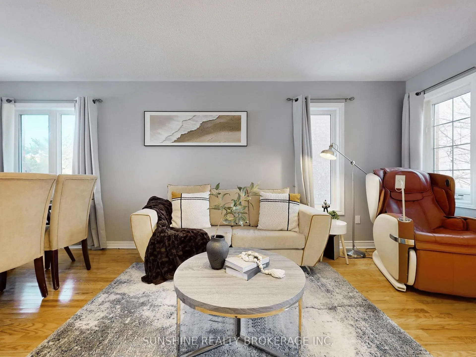 Photo 5 of 138 Beaverbrook Crescent, Vaughan, Rural Vaughan — HOMEH