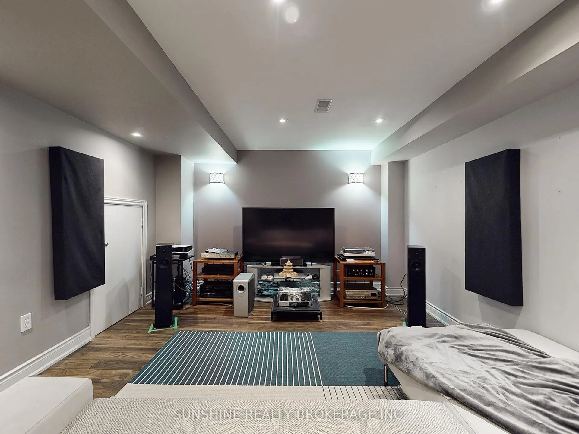 Photo 36 of 138 Beaverbrook Crescent, Vaughan, Rural Vaughan — HOMEH