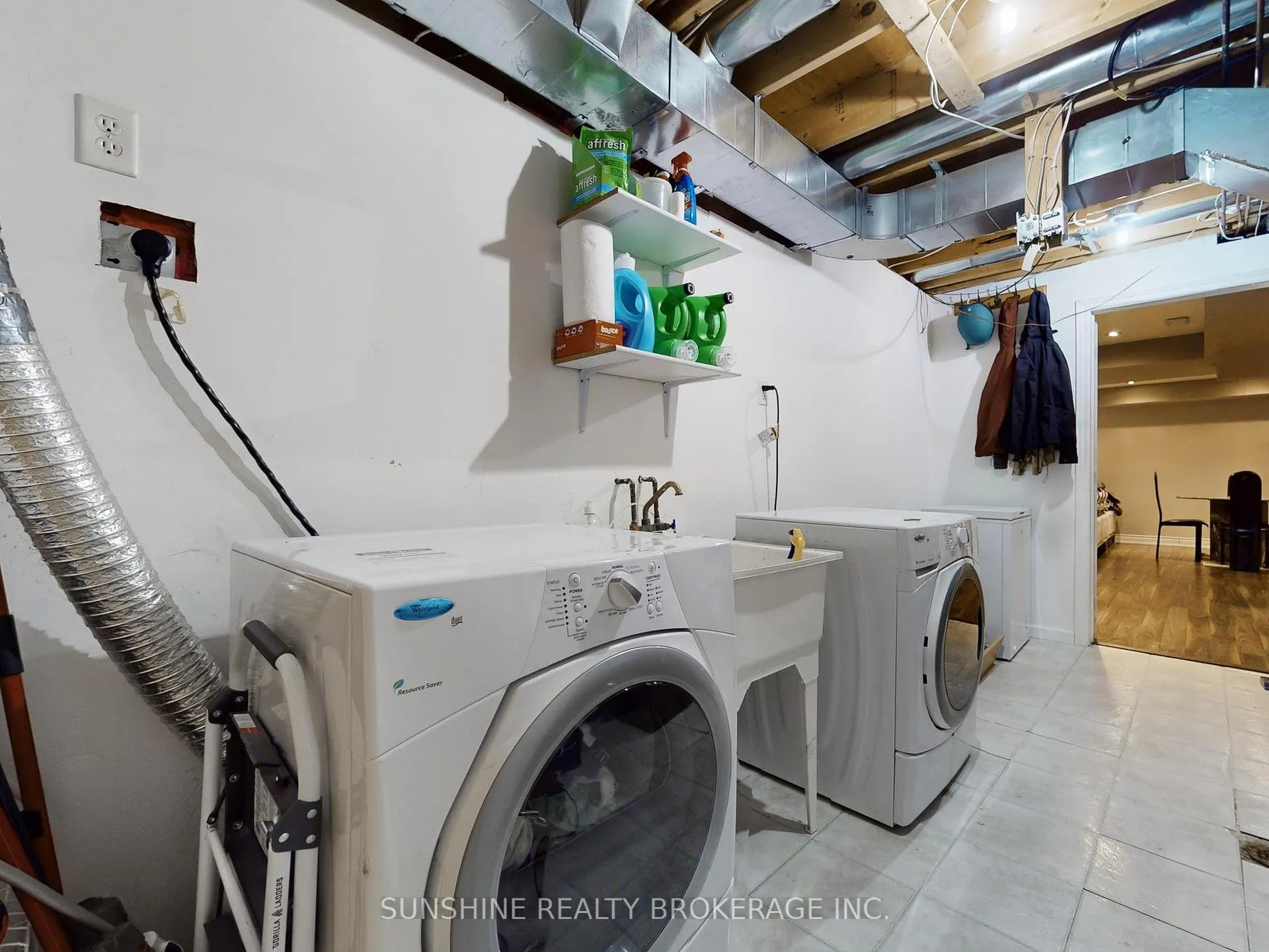 Photo 40 of 138 Beaverbrook Crescent, Vaughan, Rural Vaughan — HOMEH