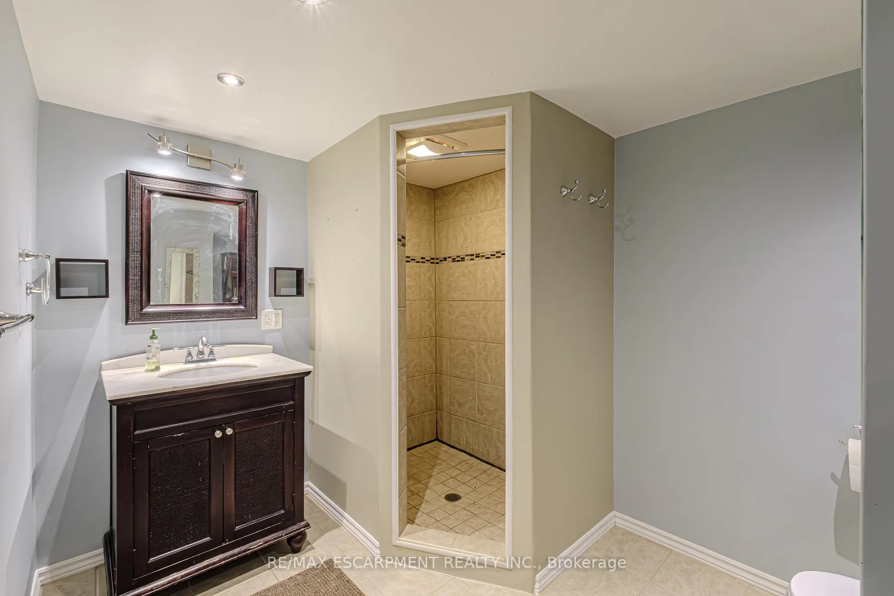 Photo 40 of 106 Rushdale Drive, Hamilton, Rushdale — HOMEH