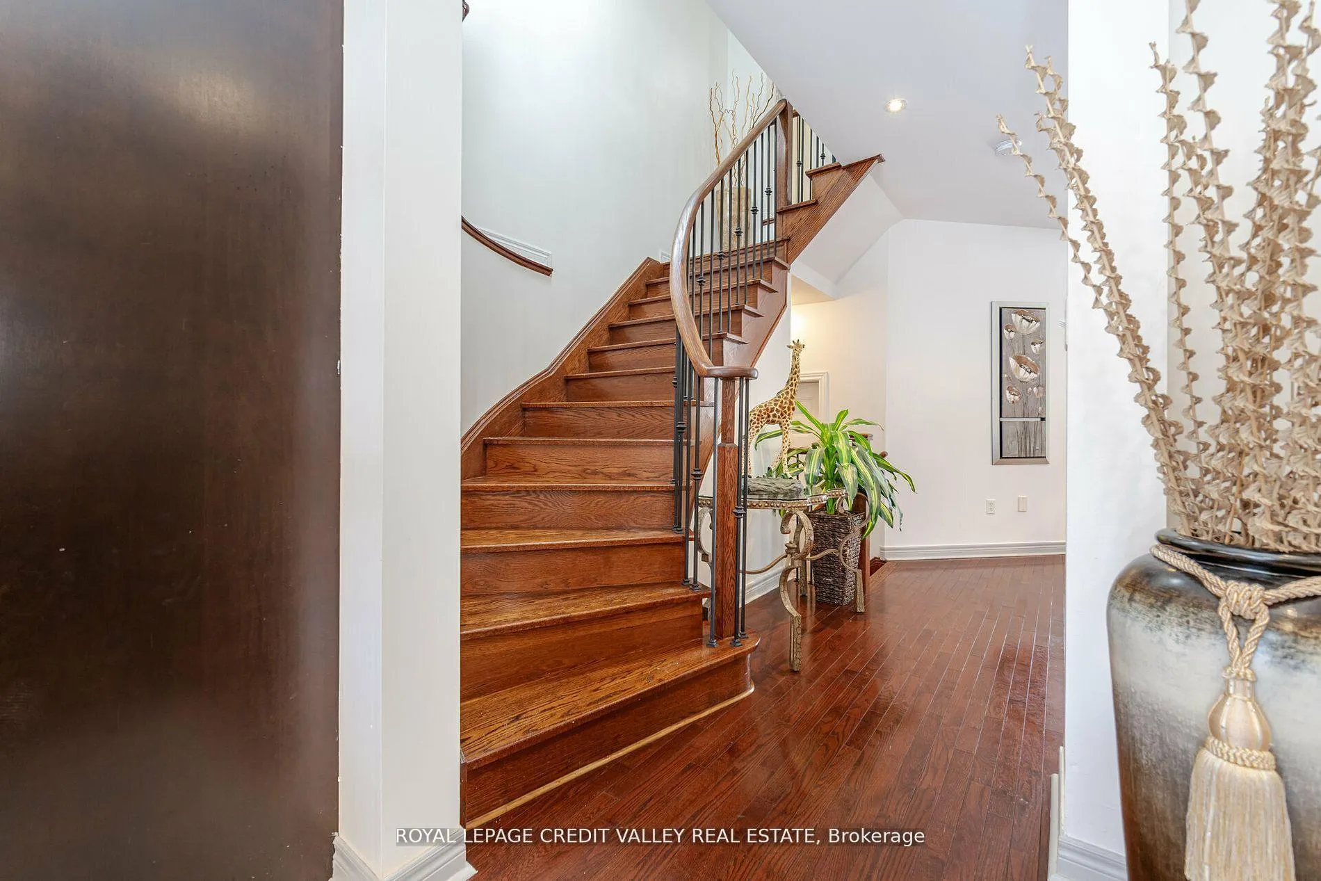 Photo 16 of 34 Mount Pleasant Avenue, Whitby, Blue Grass Meadows — HOMEH