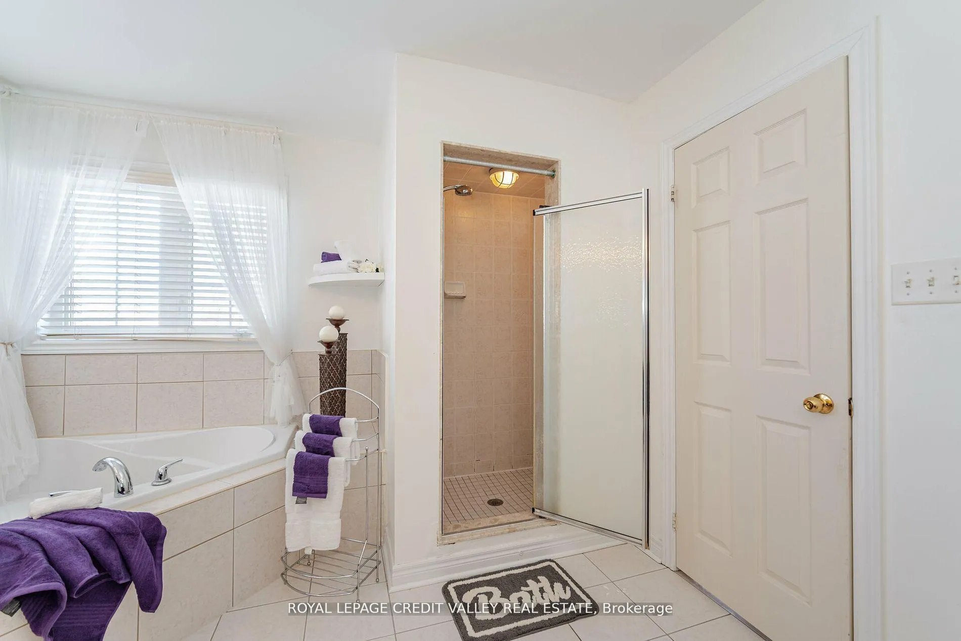 Photo 20 of 34 Mount Pleasant Avenue, Whitby, Blue Grass Meadows — HOMEH