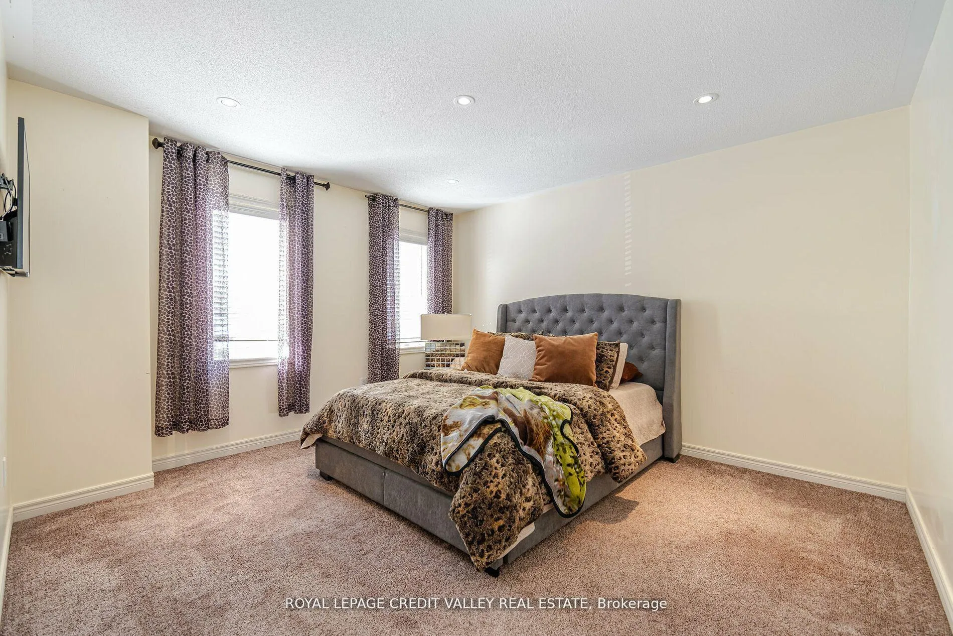 Photo 25 of 34 Mount Pleasant Avenue, Whitby, Blue Grass Meadows — HOMEH