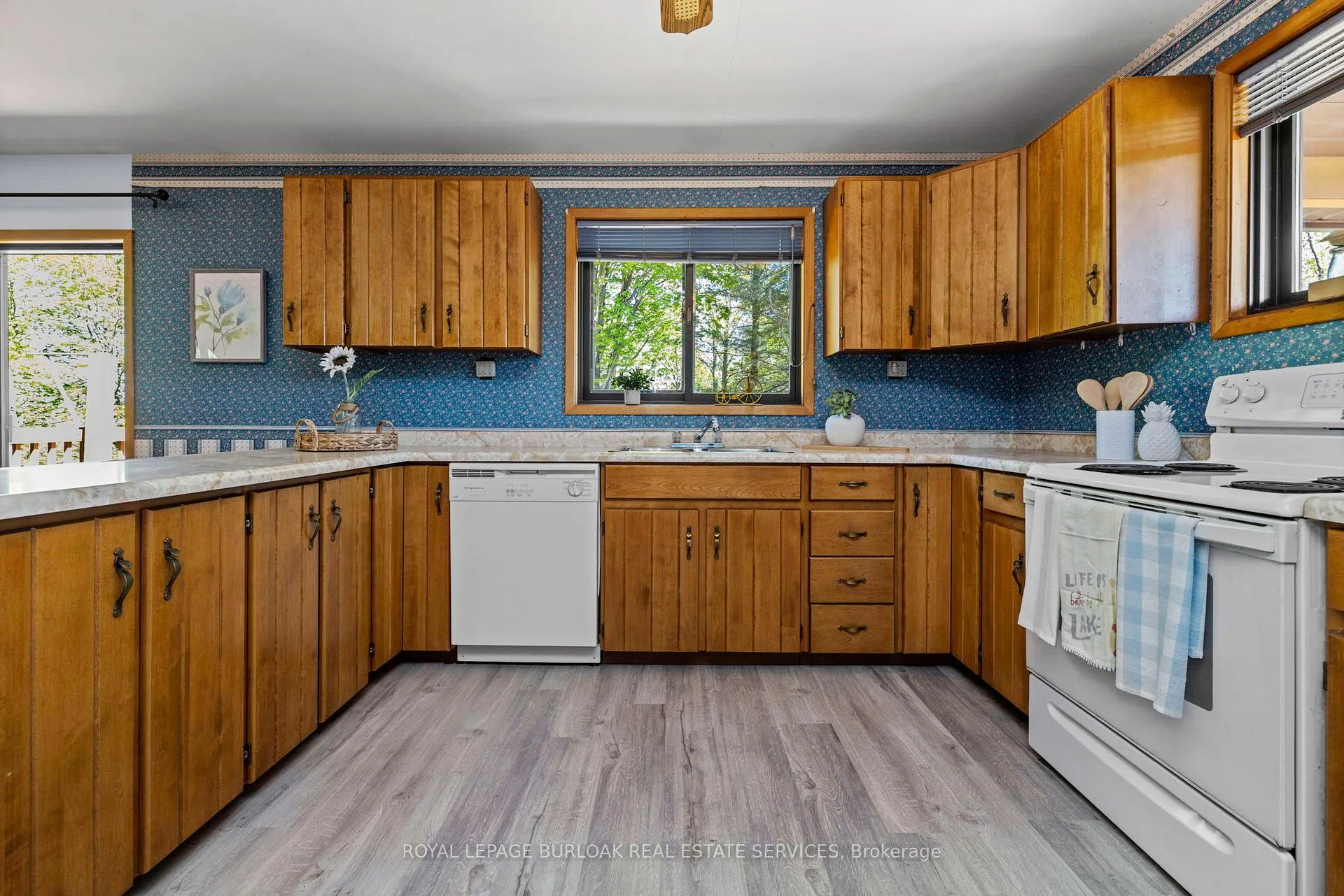Photo 5 of 37 Dockside Drive, McKellar — HOMEH