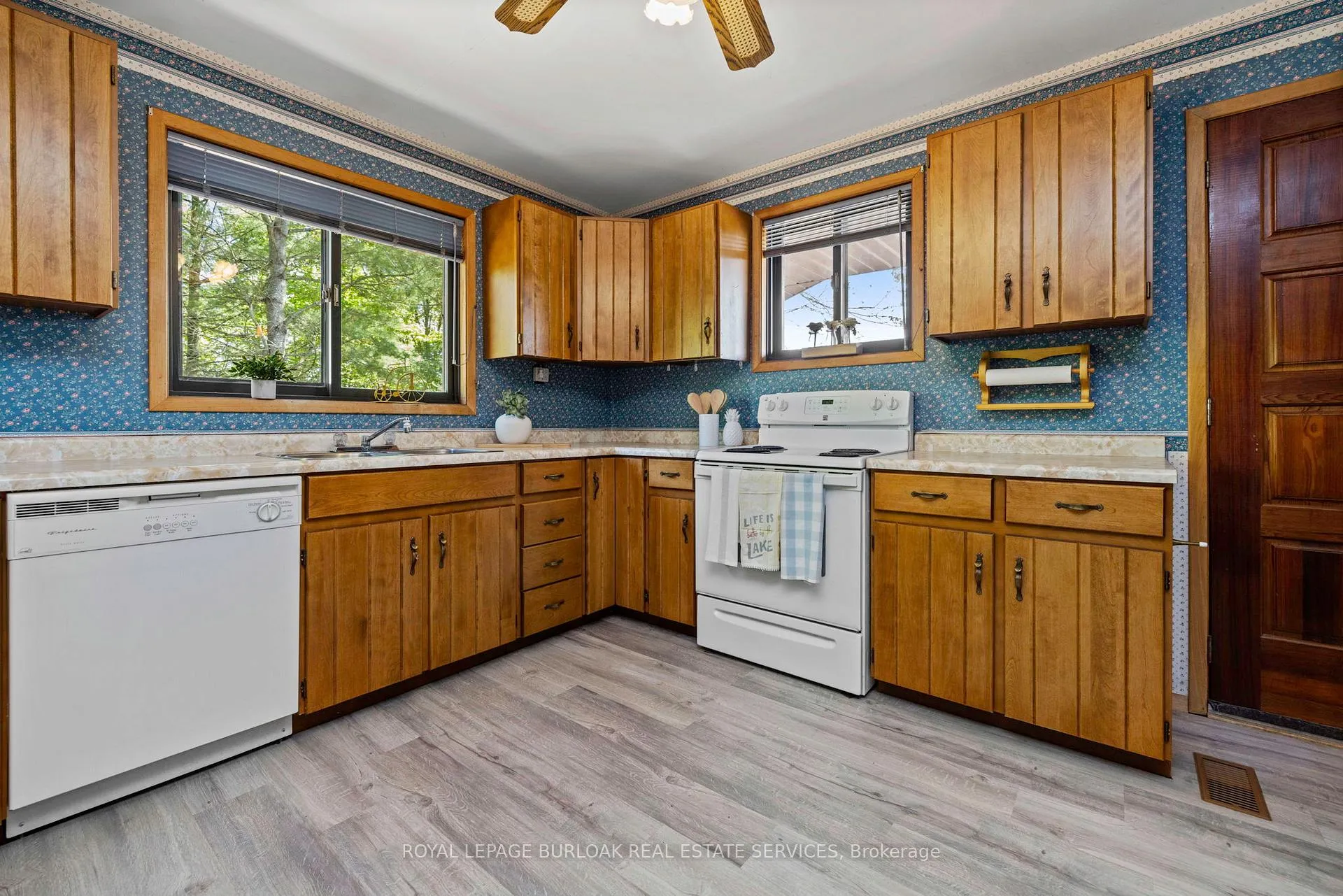 Photo 6 of 37 Dockside Drive, McKellar — HOMEH