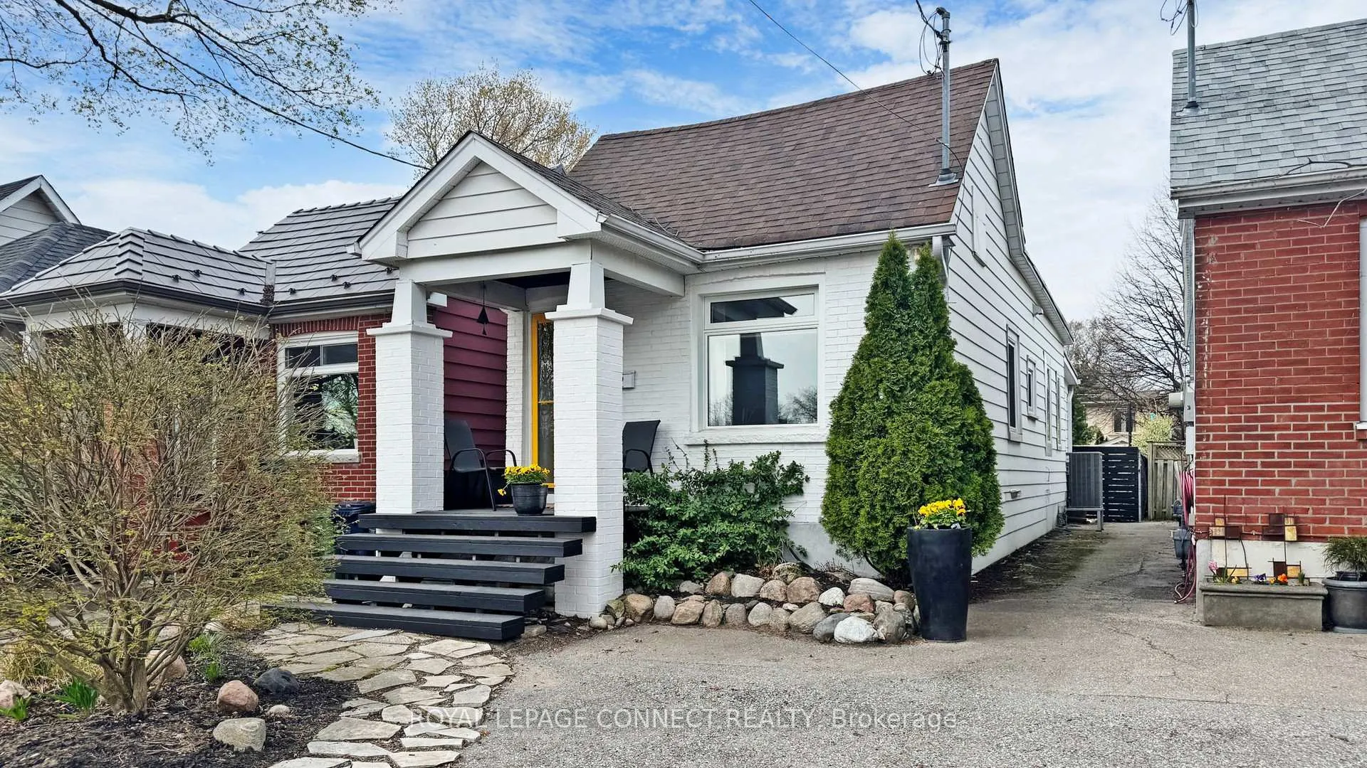 Photo 2 of 242 Gledhill Avenue, Toronto, Woodbine-Lumsden — HOMEH