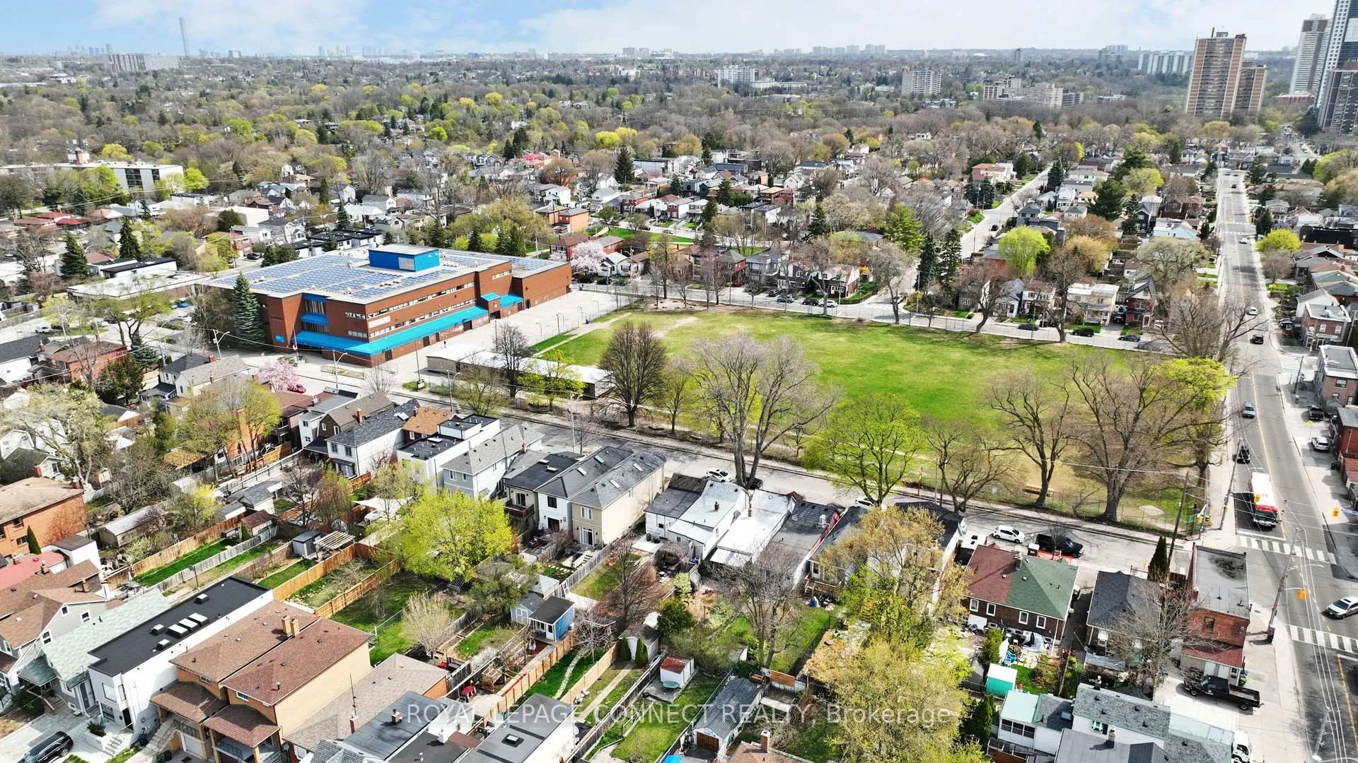 Photo 30 of 242 Gledhill Avenue, Toronto, Woodbine-Lumsden — HOMEH