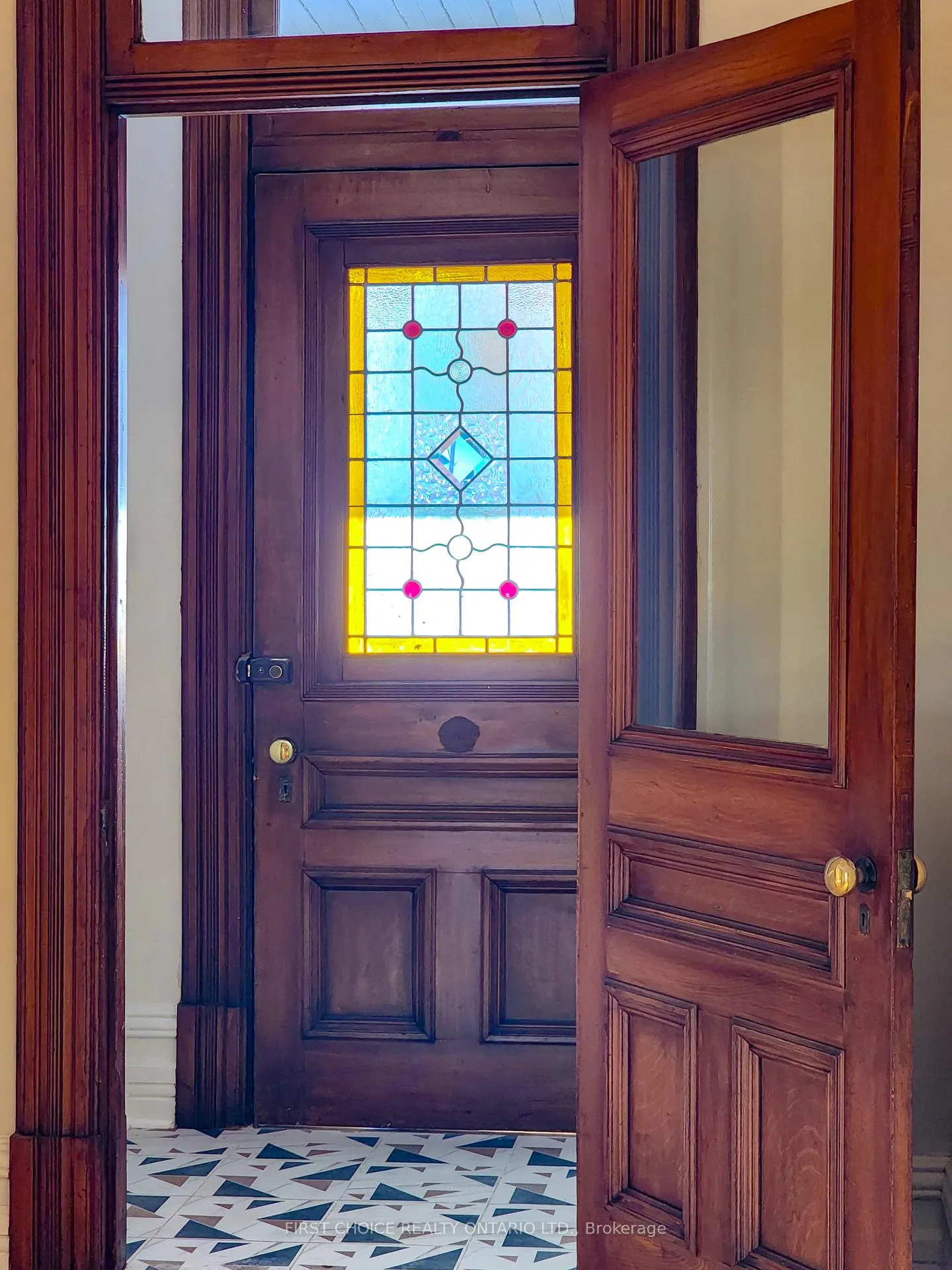 Photo 4 of 27 Third Avenue, Ottawa, Glebe — HOMEH