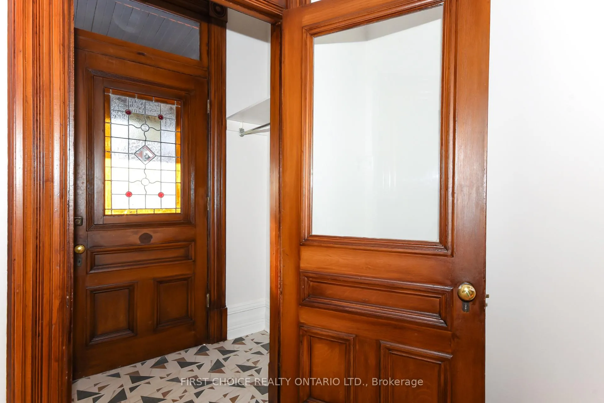 Photo 5 of 27 Third Avenue, Ottawa, Glebe — HOMEH