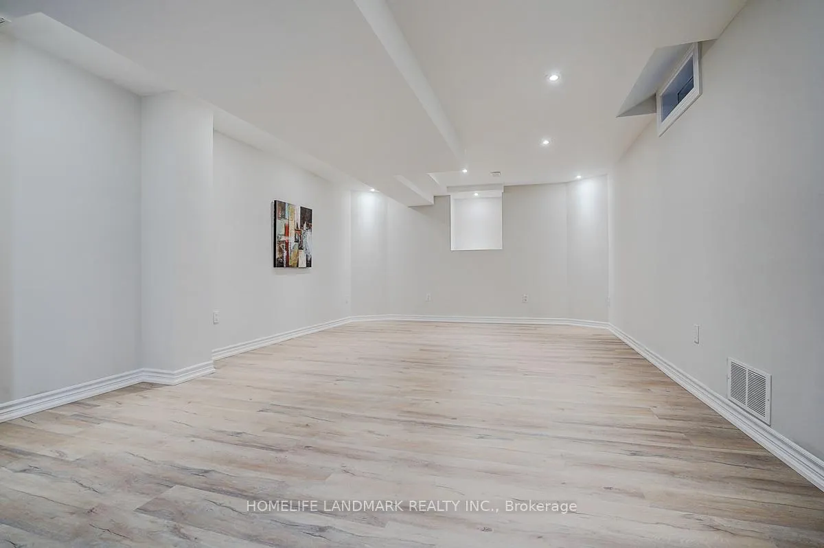 Photo 32 of 92 Montgomery Avenue, Whitby, Brooklin — HOMEH