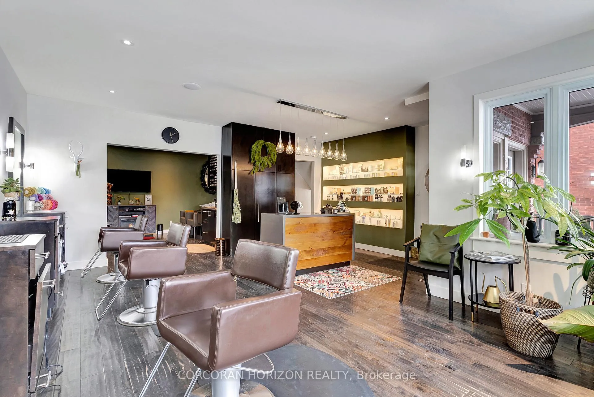 Photo 9 of 976 King Street W, Kitchener — HOMEH