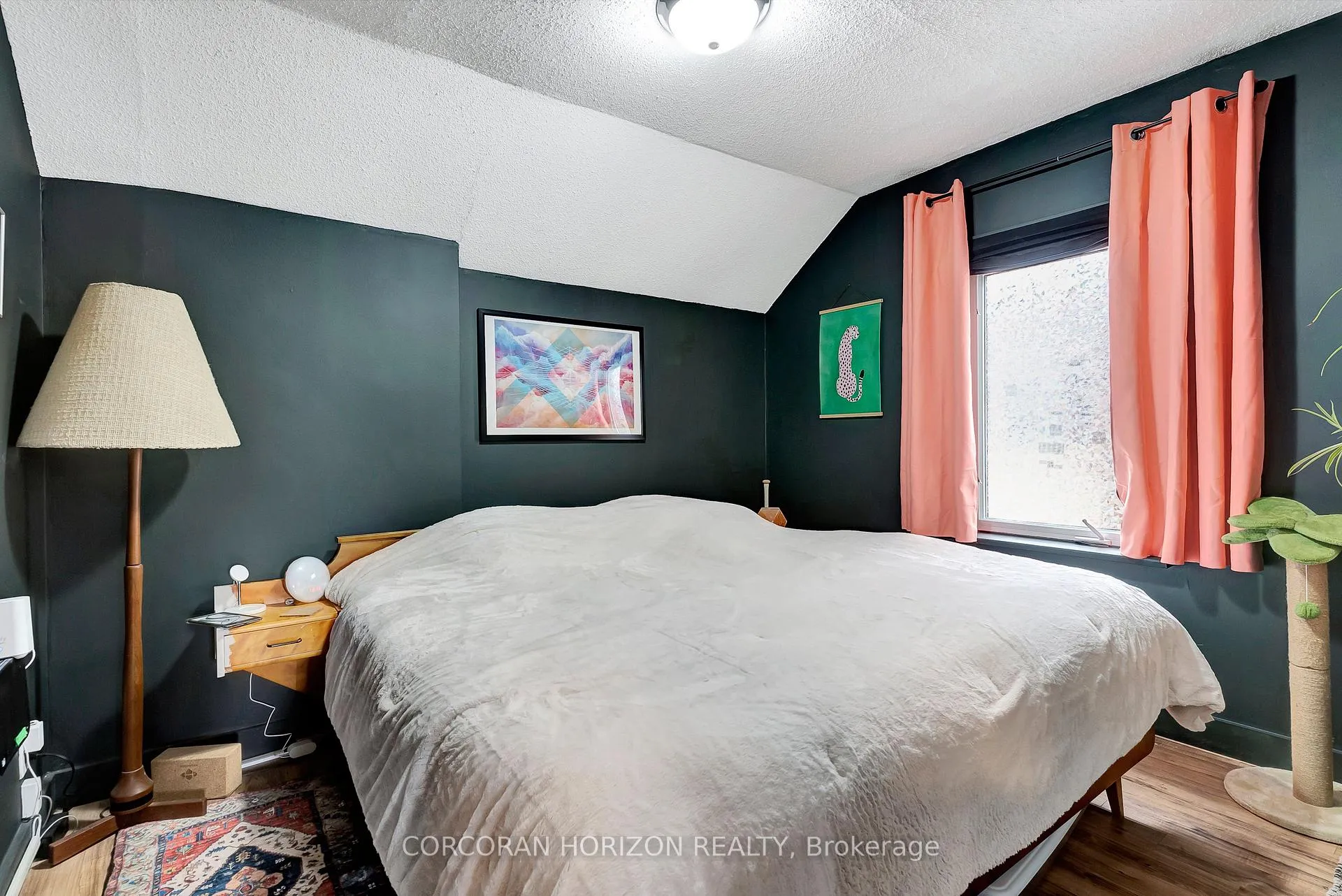 Photo 33 of 976 King Street W, Kitchener — HOMEH