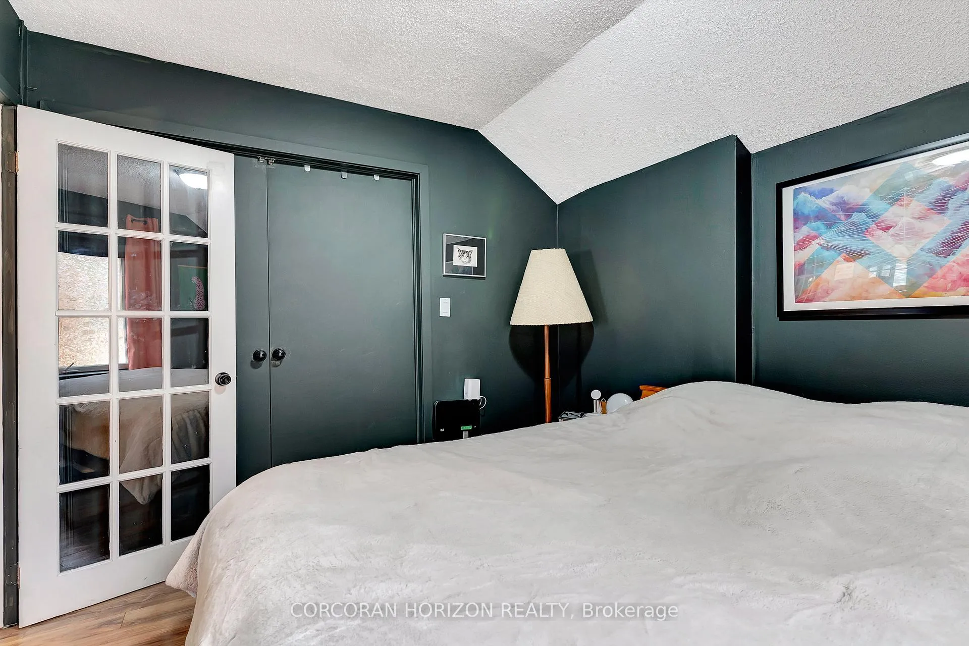Photo 34 of 976 King Street W, Kitchener — HOMEH