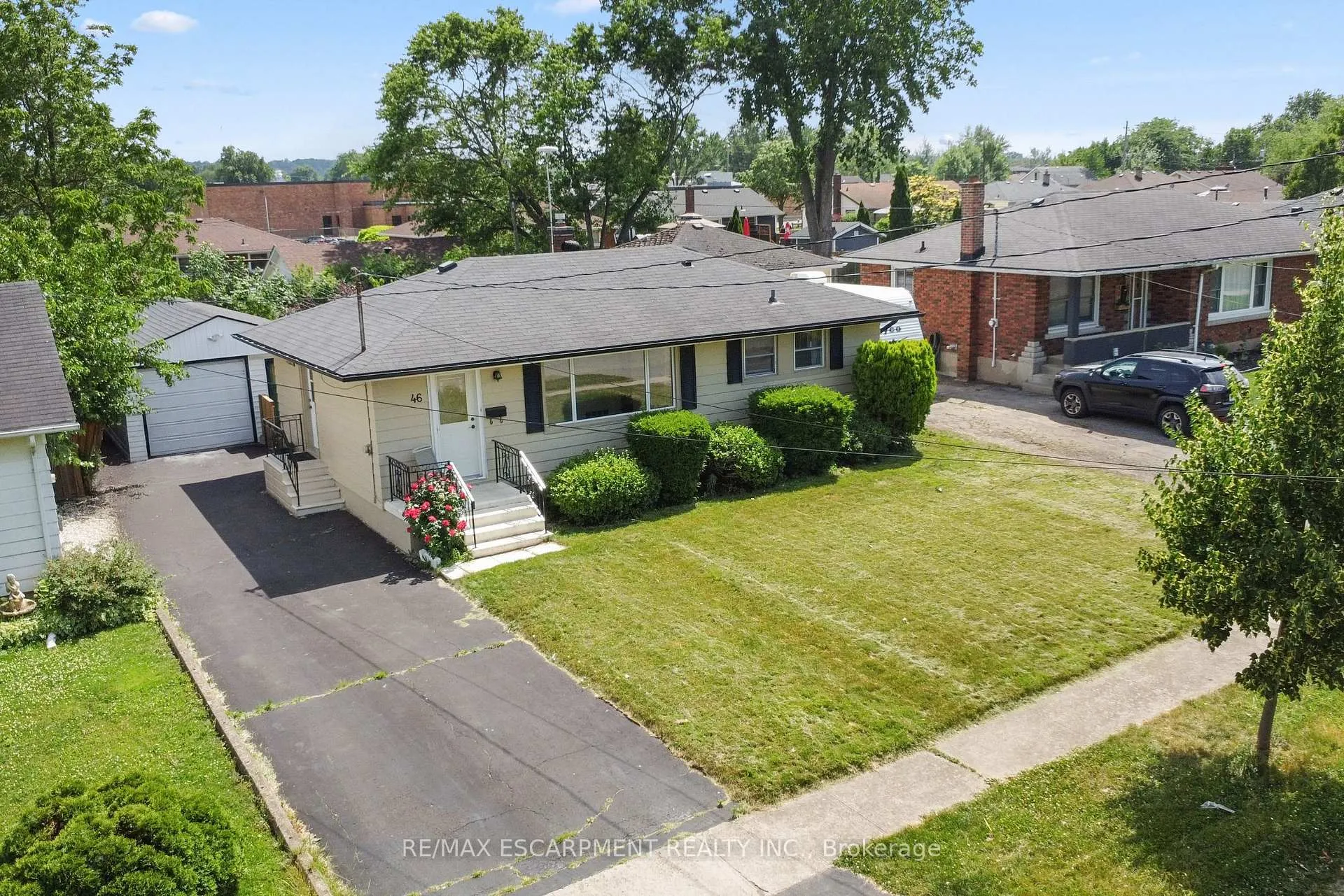 Photo 1 of 46 Burness Drive, St. Catharines, Secord Woods — HOMEH